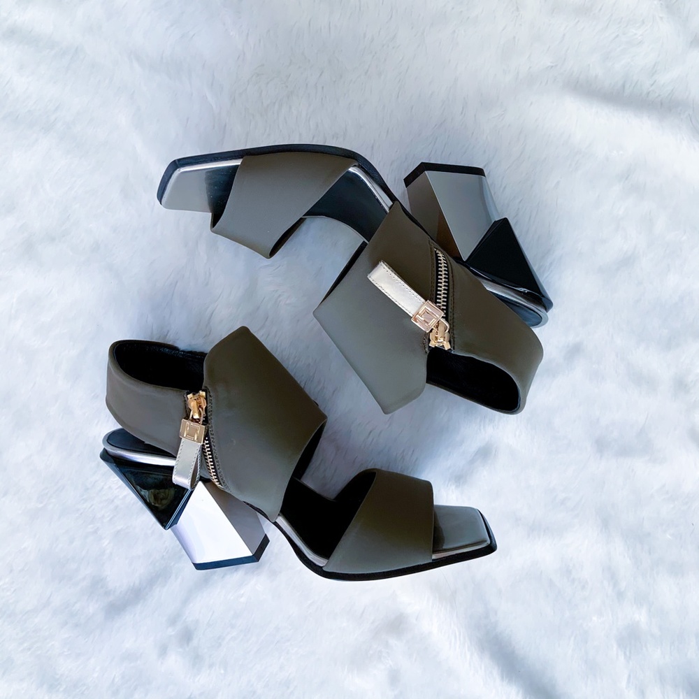 $450 NEW Loriblu Made in Italy Open Toe Sandals Lycra Olive Metal Square Toe